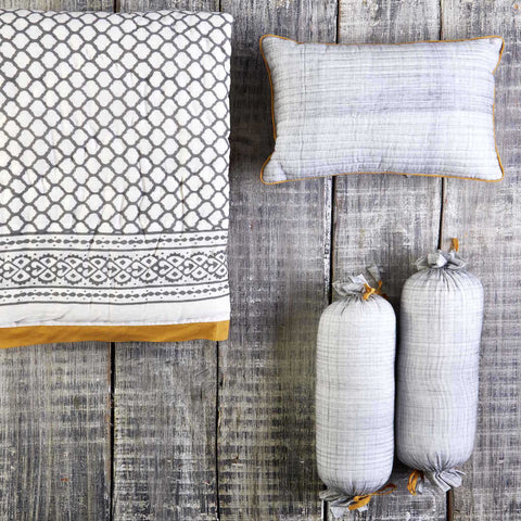 products/Erawan_Bedding_Set_2.jpg