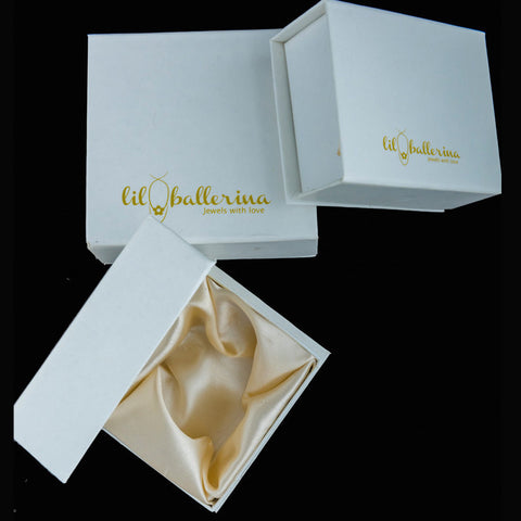 products/Little_Ballerina_Box_db2efbbd-ab2f-4b94-89bf-effd1857a64b.jpg